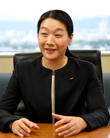 平田智子氏