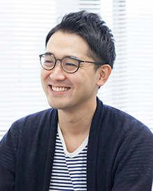 舘野泰一氏
