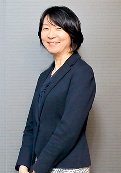 島田 由香氏